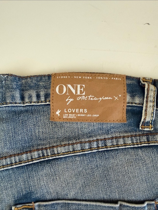 One Teaspoon Pants - One Teaspoon Lovers Light Blue High-Waist Button-Fly Denim Shorts
